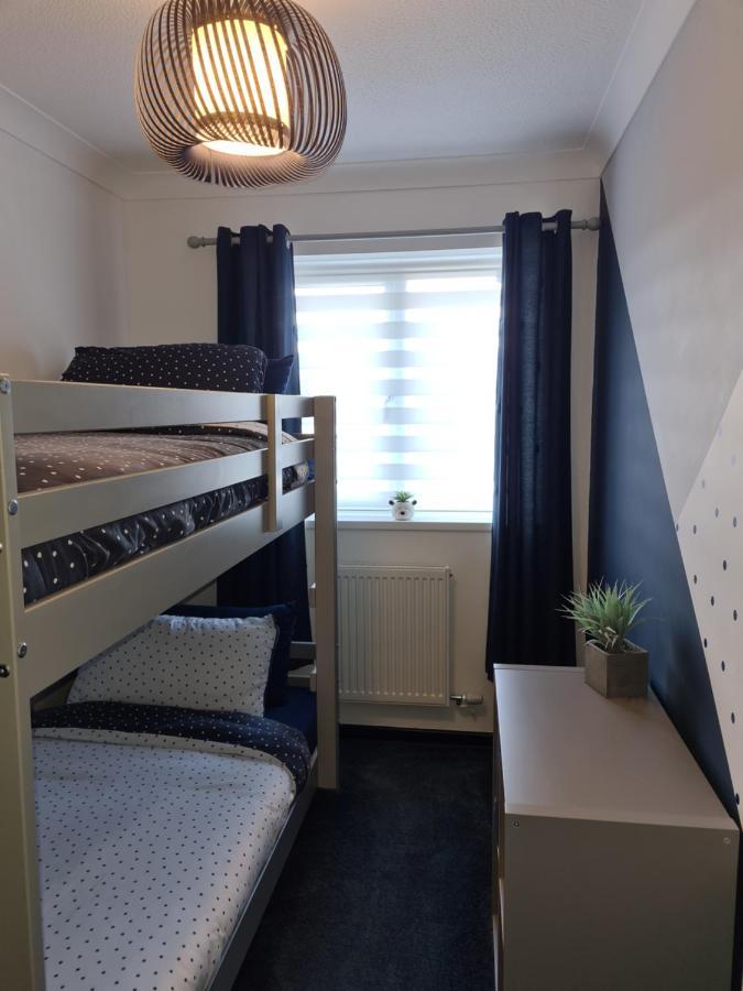 Stunning 2 Bed House Near Coastal Path/Lake/Beach Llanelli Exterior photo