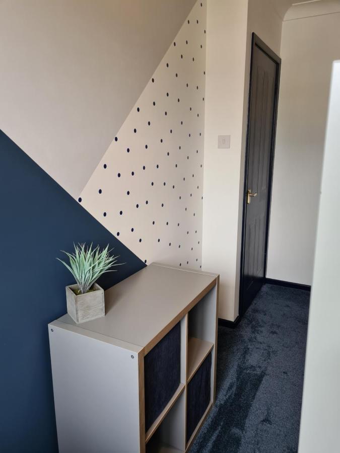 Stunning 2 Bed House Near Coastal Path/Lake/Beach Llanelli Exterior photo